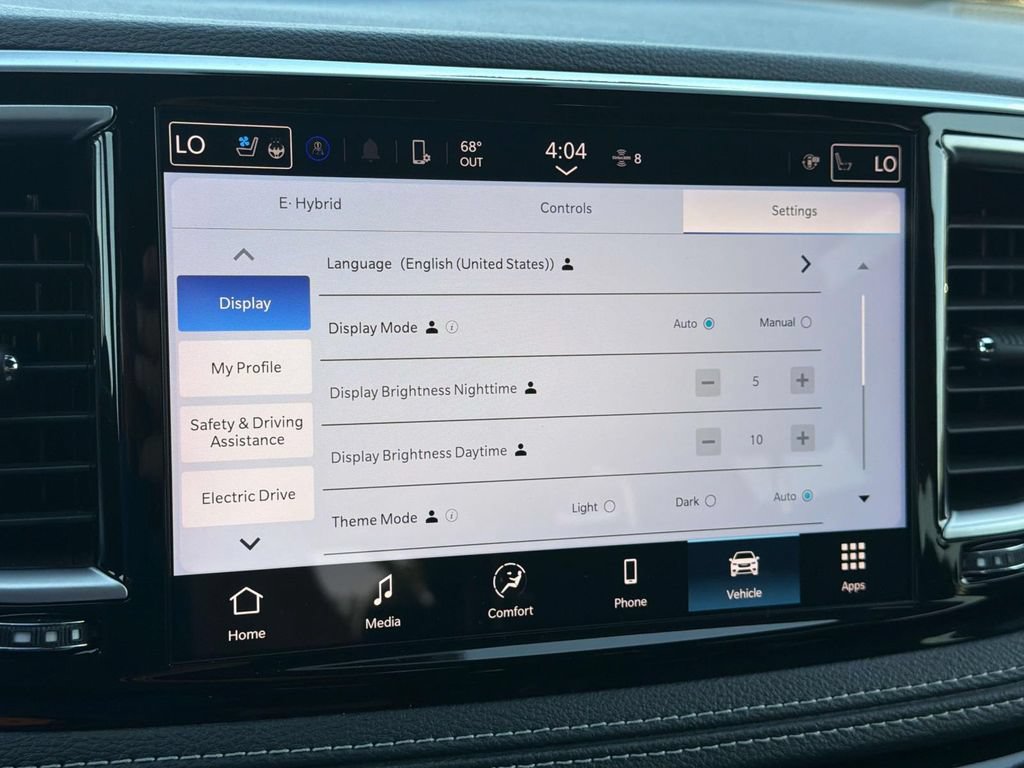 Used 2025 Chrysler Pacifica Premium FWD image 24