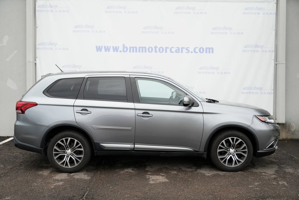 Used 2016 Mitsubishi Outlander SE AWD/4WD image 7