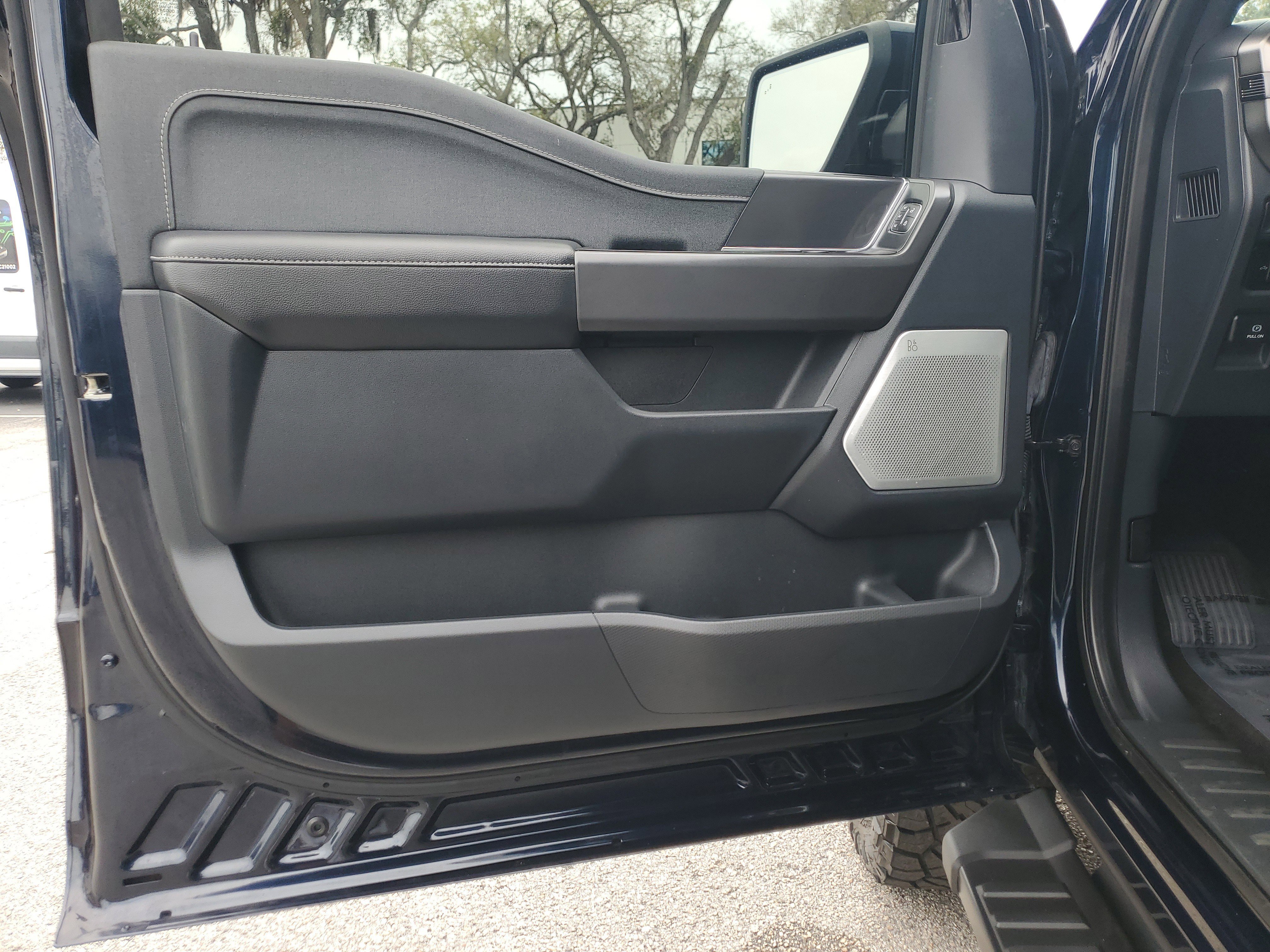 Used 2024 Ford F150 Lariat w/ Equipment Group 502A High image 17