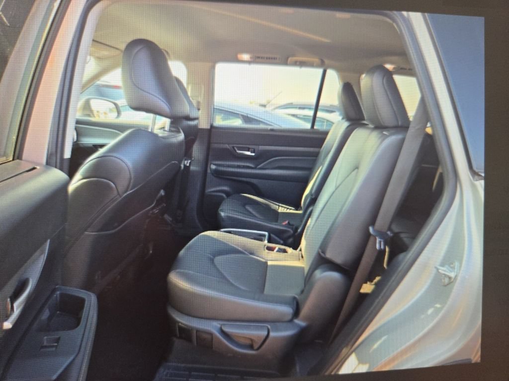 Used 2025 Toyota Grand Highlander AWD image 14