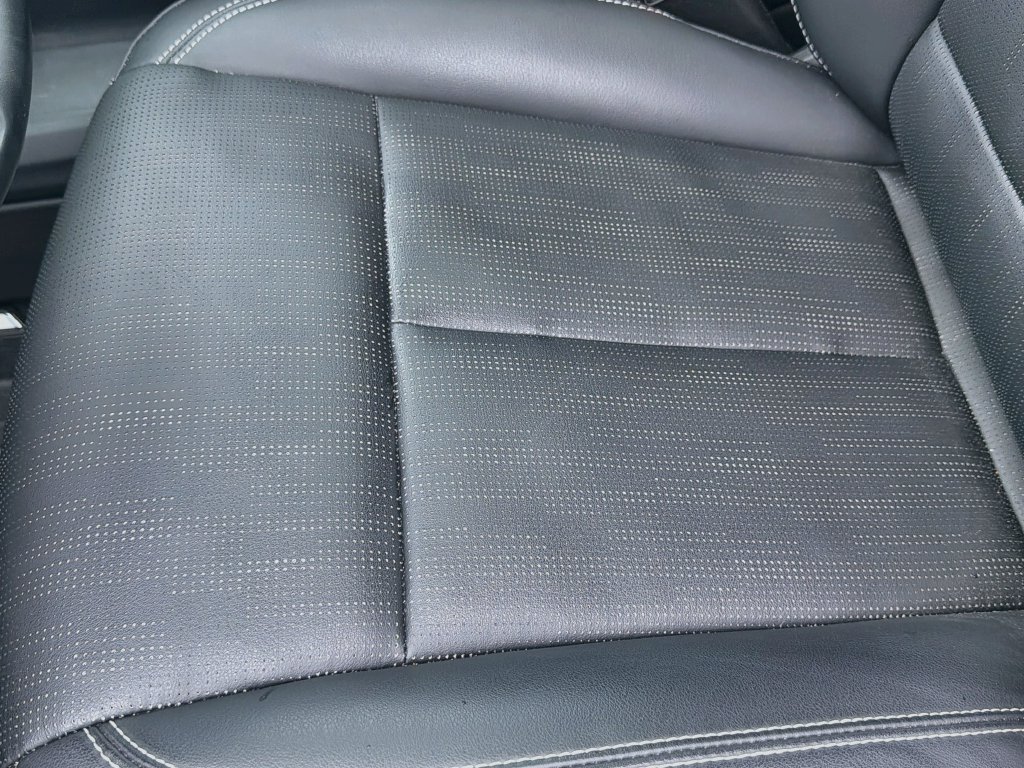 Certified 2025 Cadillac Lyriq Luxury w/ LPO, Floor Liner Package AWD/4WD image 20