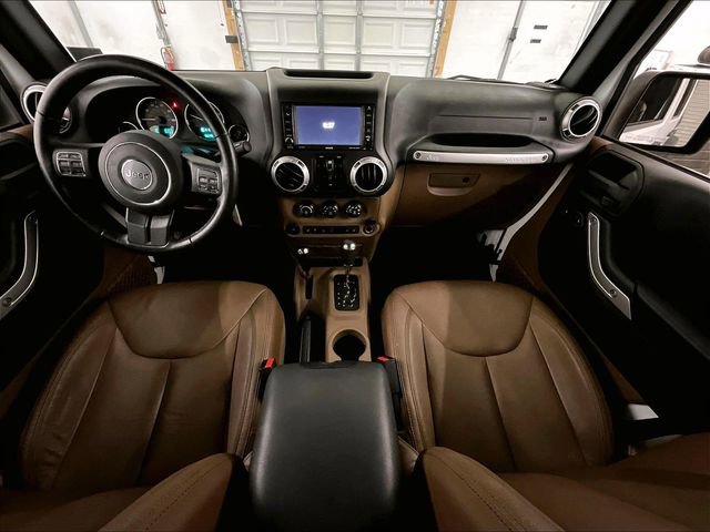 Used 2016 Jeep Wrangler Unlimited Rubicon w/ Connectivity Group AWD/4WD image 14