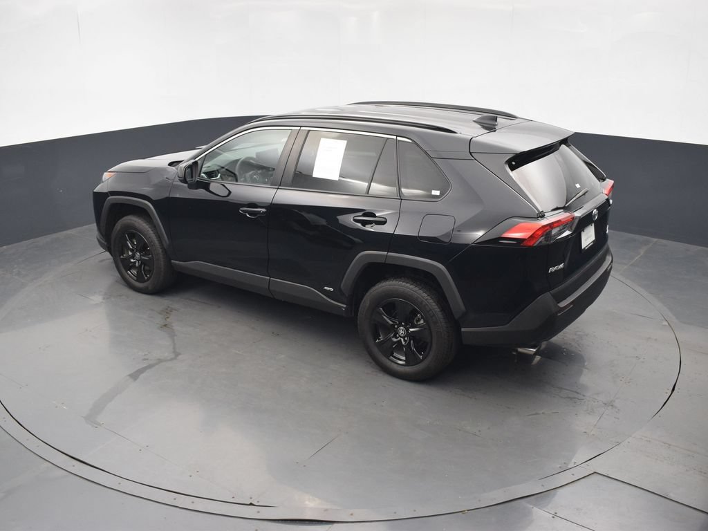 Used 2022 Toyota RAV4 LE AWD/4WD image 39
