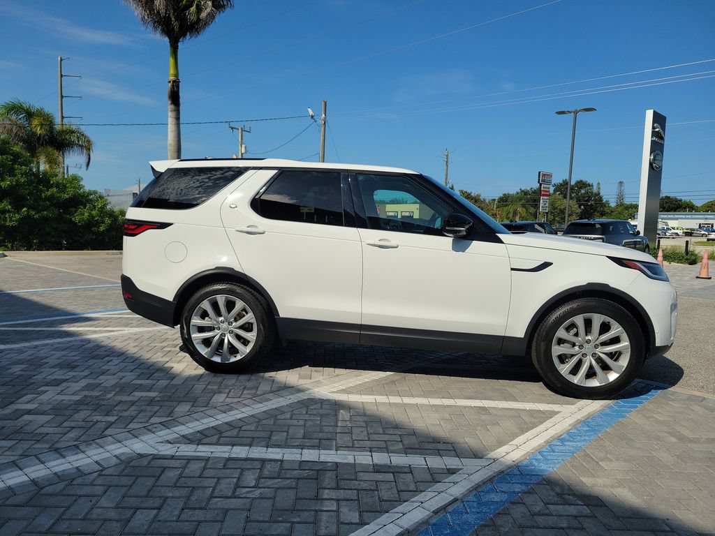 Certified 2025 Land Rover Discovery S AWD/4WD image 6