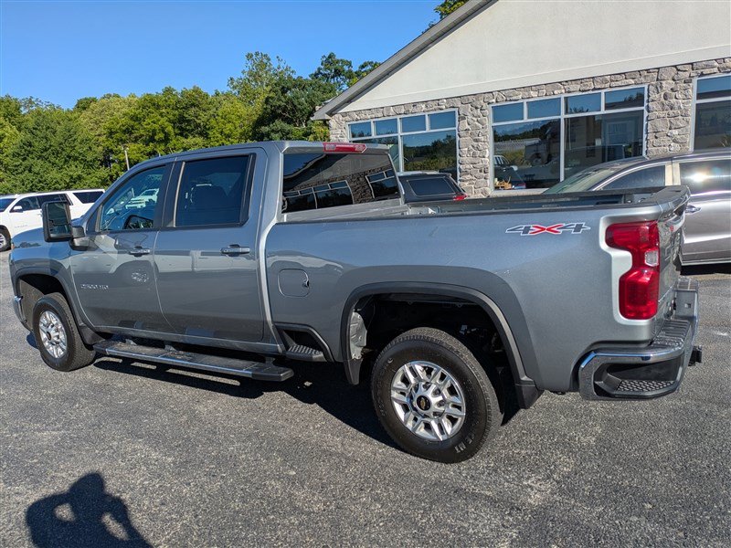 Used 2025 Chevrolet Silverado 2500 LT w/ Convenience Package AWD/4WD image 4