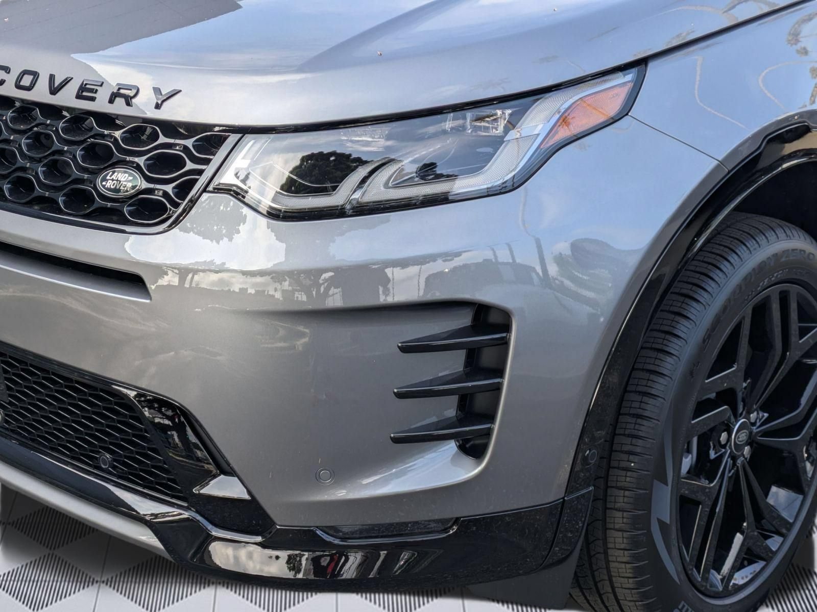 New 2026 Land Rover Discovery Sport Landmark AWD/4WD image 10