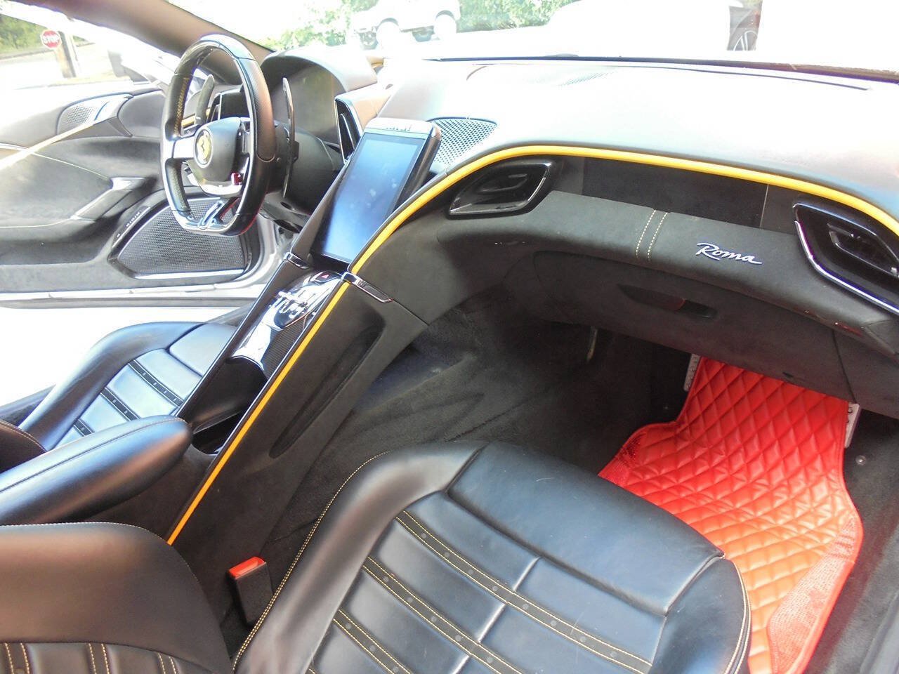 Used 2021 Ferrari Roma RWD image 13