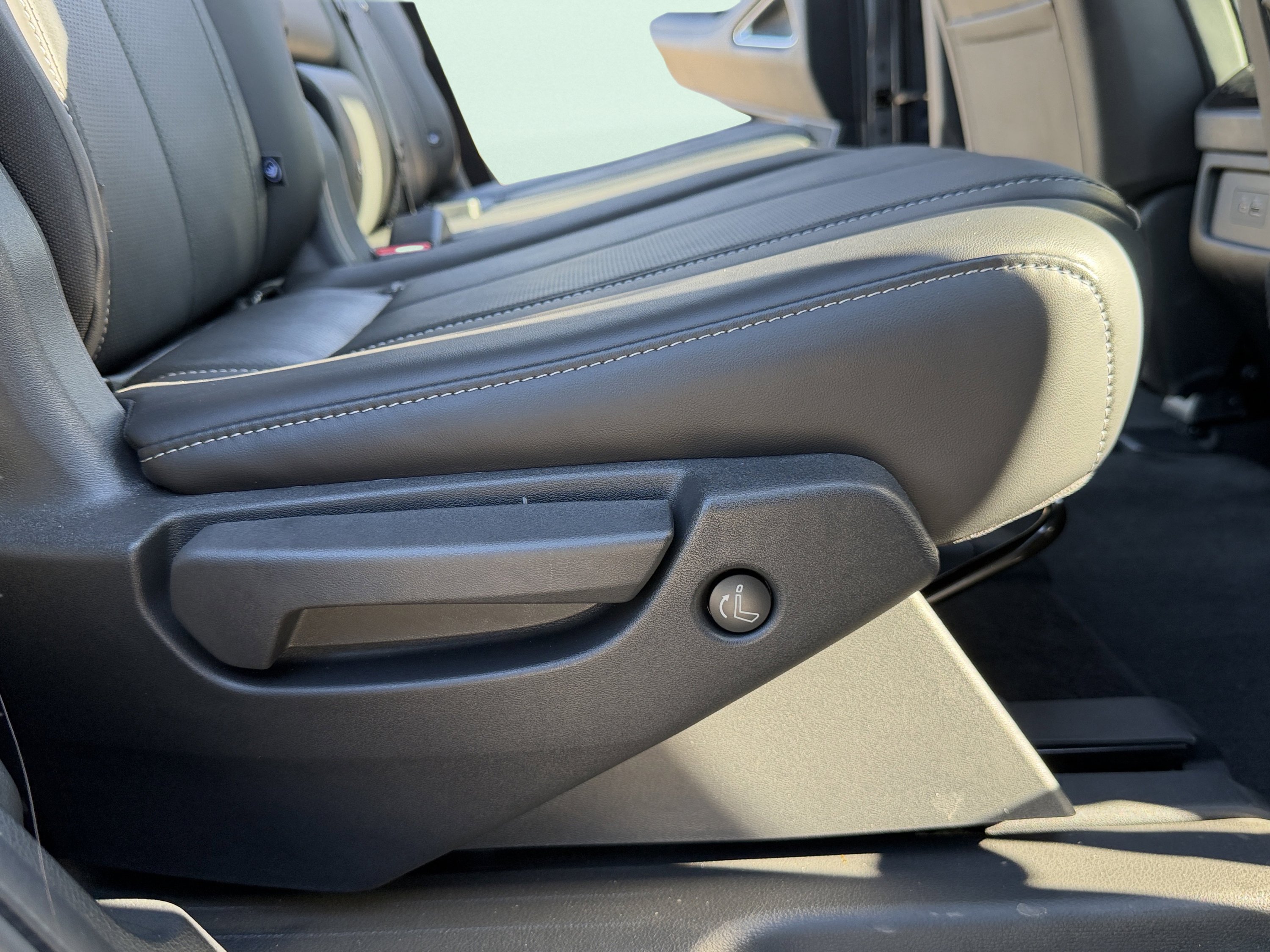 Used 2025 INFINITI QX60 Luxe FWD image 50