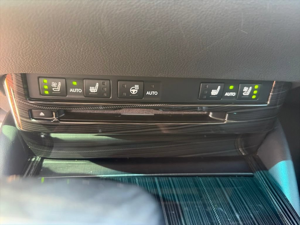 Used 2019 Lexus ES 300h w/ Premium Package FWD image 44