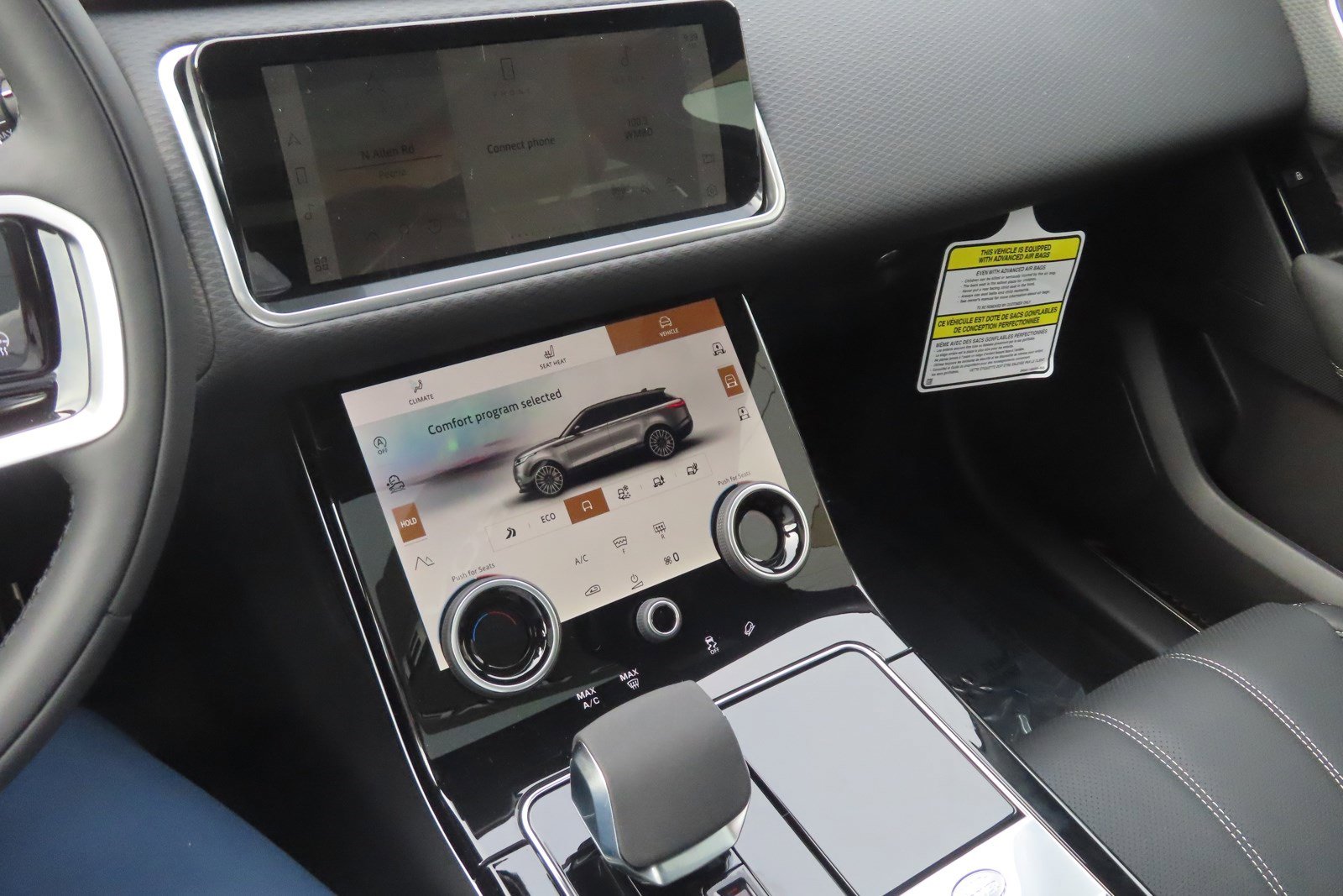 Used 2023 Land Rover Range Rover Velar R-Dynamic S image 18