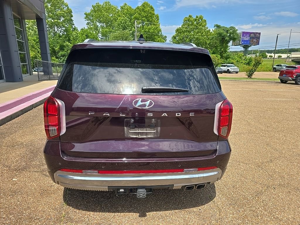 Used 2024 Hyundai Palisade Calligraphy FWD image 4