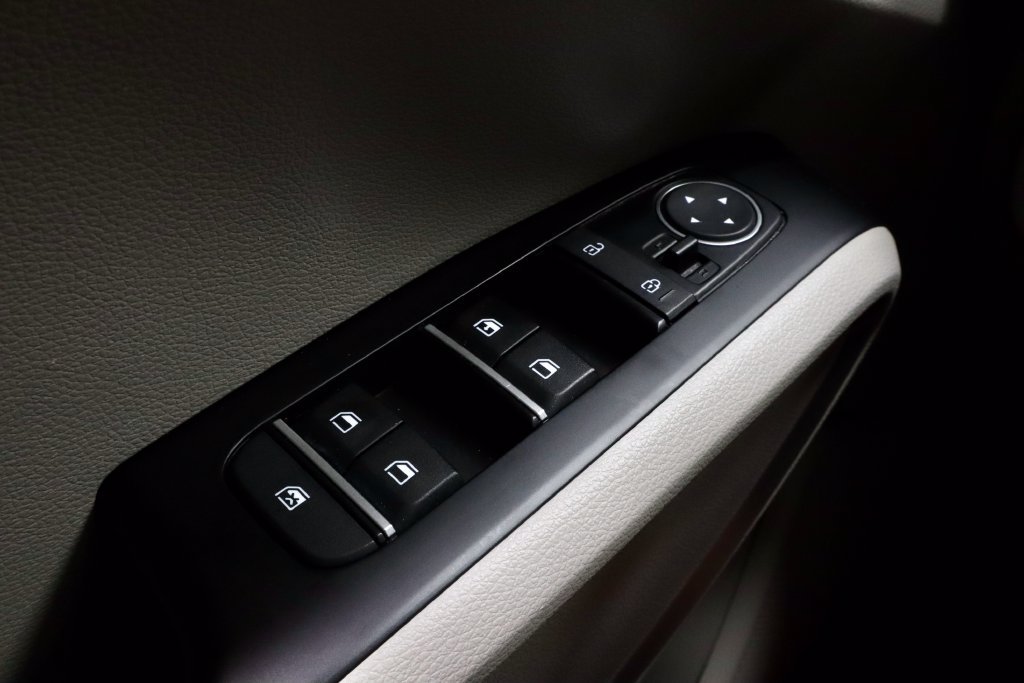 Used 2023 Kia Soul LX w/ LX Technology Package FWD image 25
