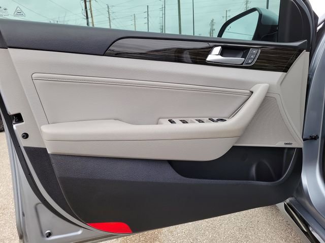 Used 2016 Hyundai Sonata Limited w/ Option Group 04 image 17