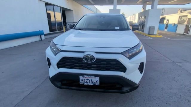Used 2022 Toyota RAV4 LE AWD/4WD image 3
