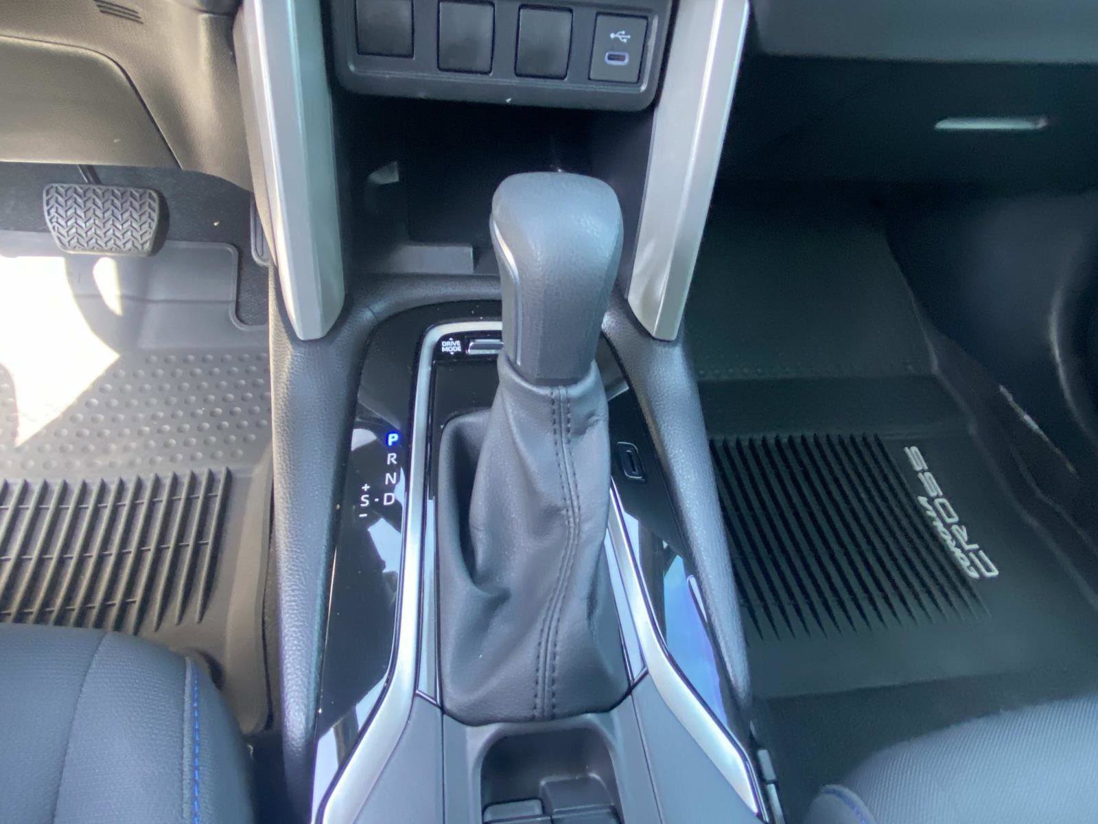 Used 2024 Toyota Corolla Cross SE image 31