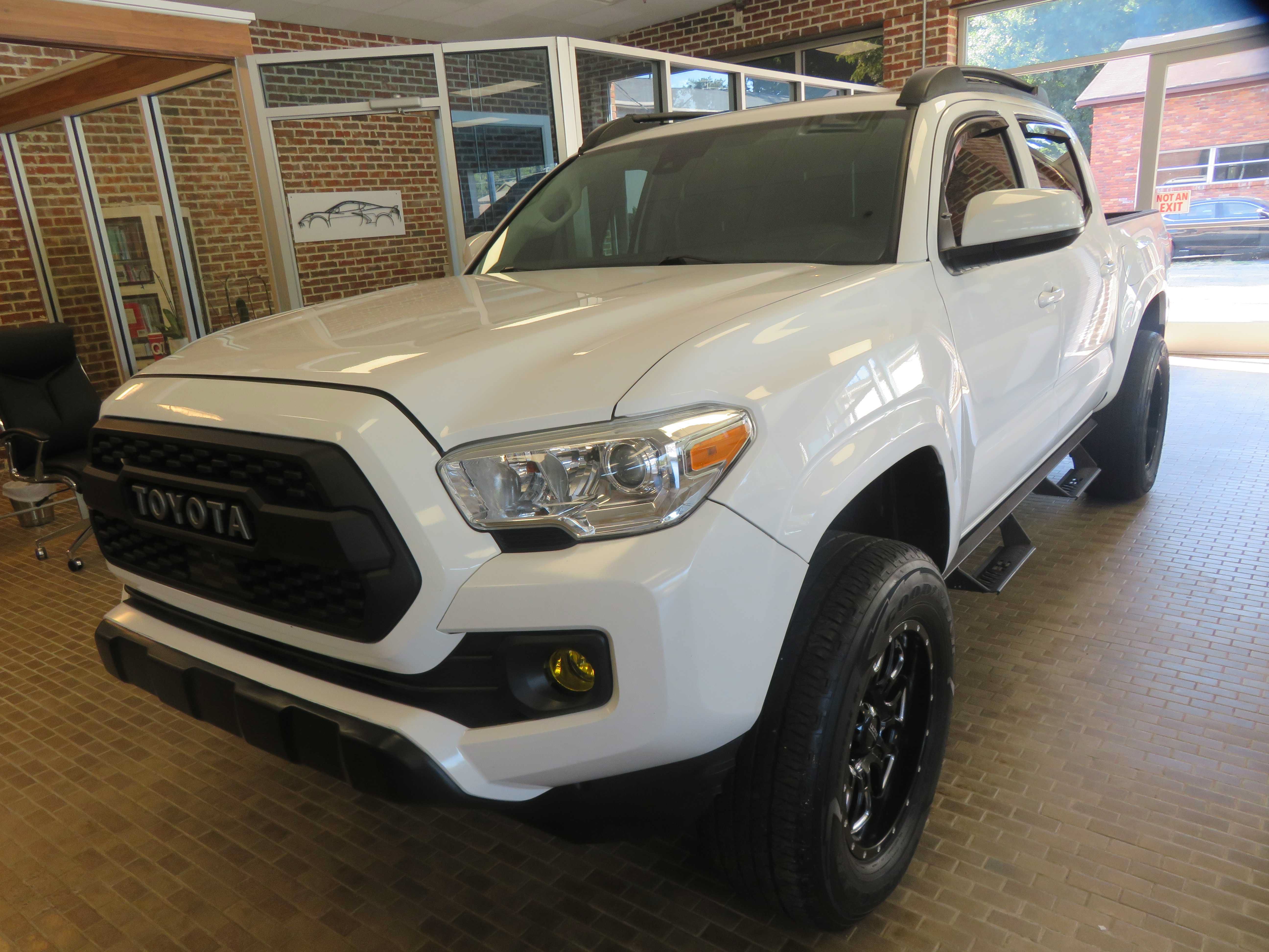 Used 2020 Toyota Tacoma SR AWD/4WD image 79