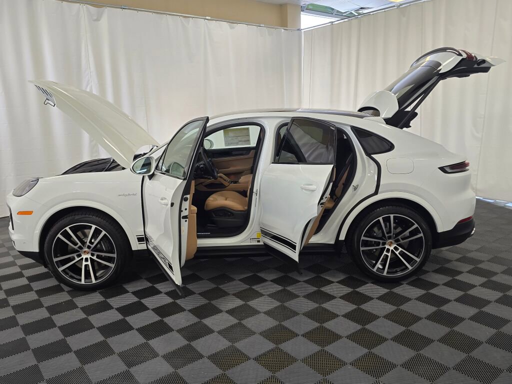New 2025 Porsche Cayenne E-Hybrid Coupe image 14