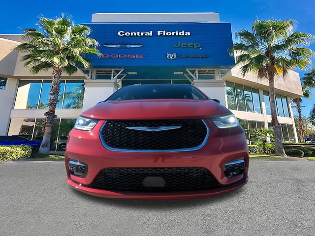 New 2026 Chrysler Pacifica Select image 3