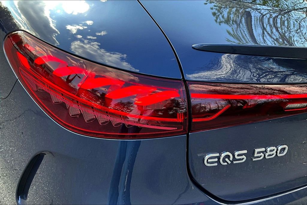 Certified 2023 Mercedes-Benz EQS 580 4MATIC Sedan image 31