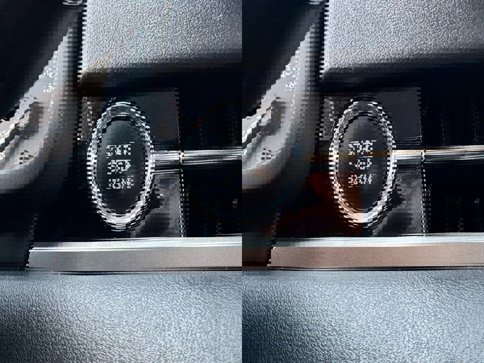 Used 2022 Mitsubishi Outlander SE image 32