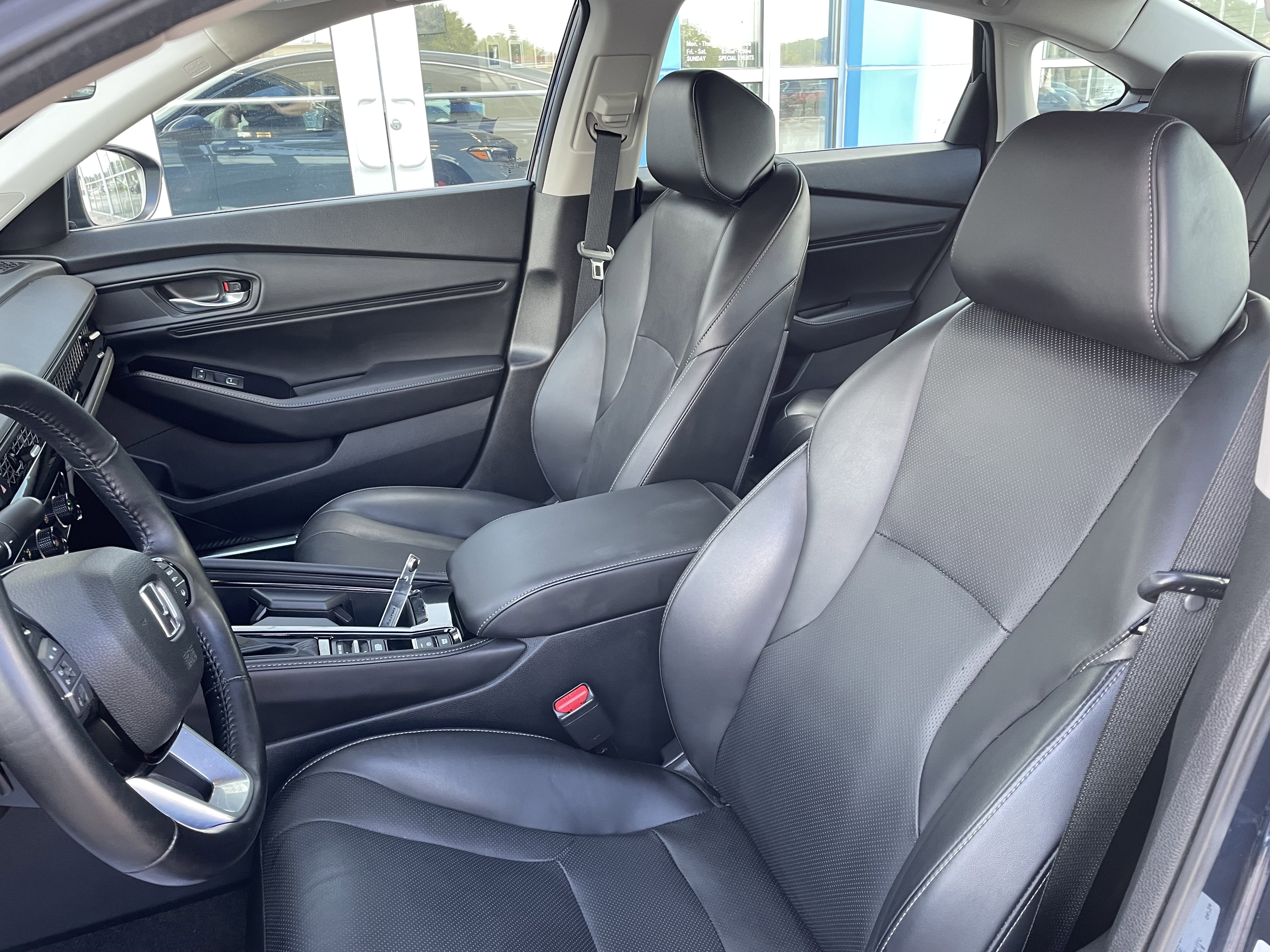 Used 2024 Honda Accord Touring image 9