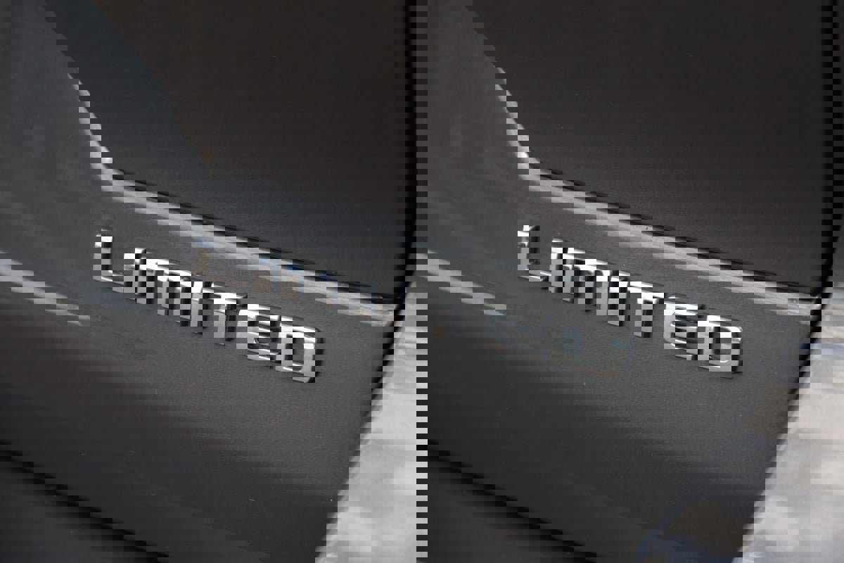 Used 2022 Jeep Grand Cherokee Limited image 61