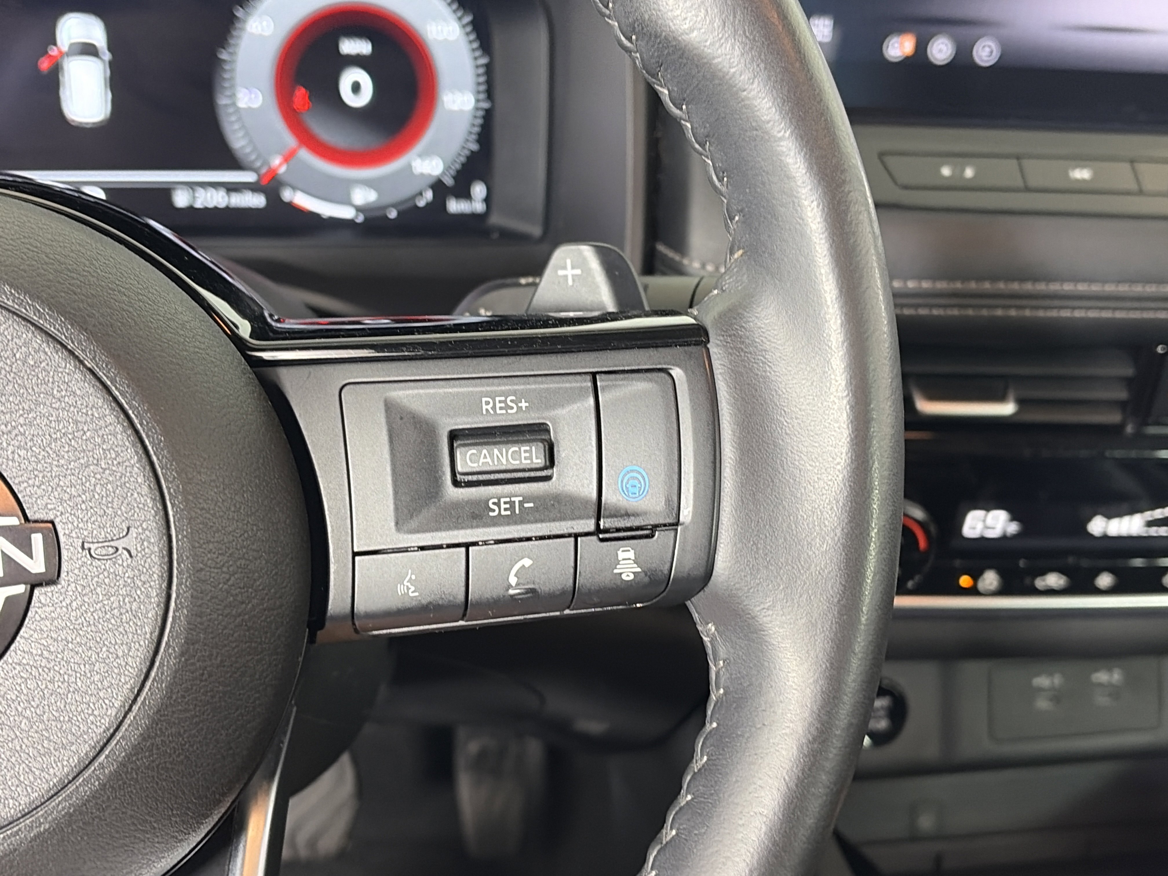 Used 2024 Nissan Rogue SL image 31