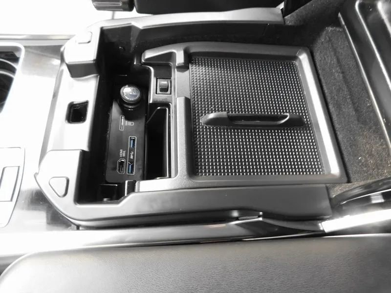 Used 2017 Land Rover Range Rover Sport HSE image 33