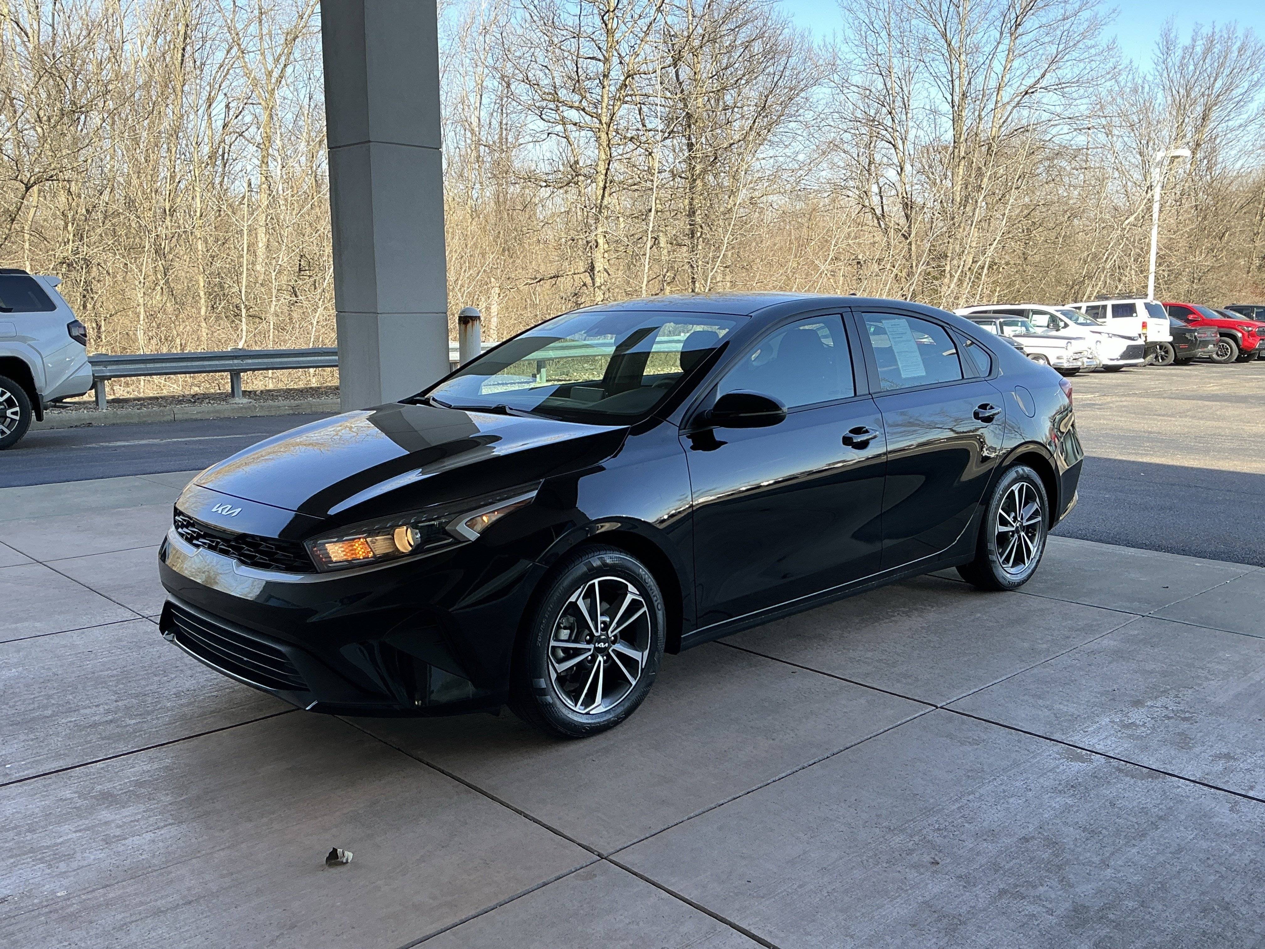 Used 2023 Kia Forte LXS w/ LXS Technology Package image 3