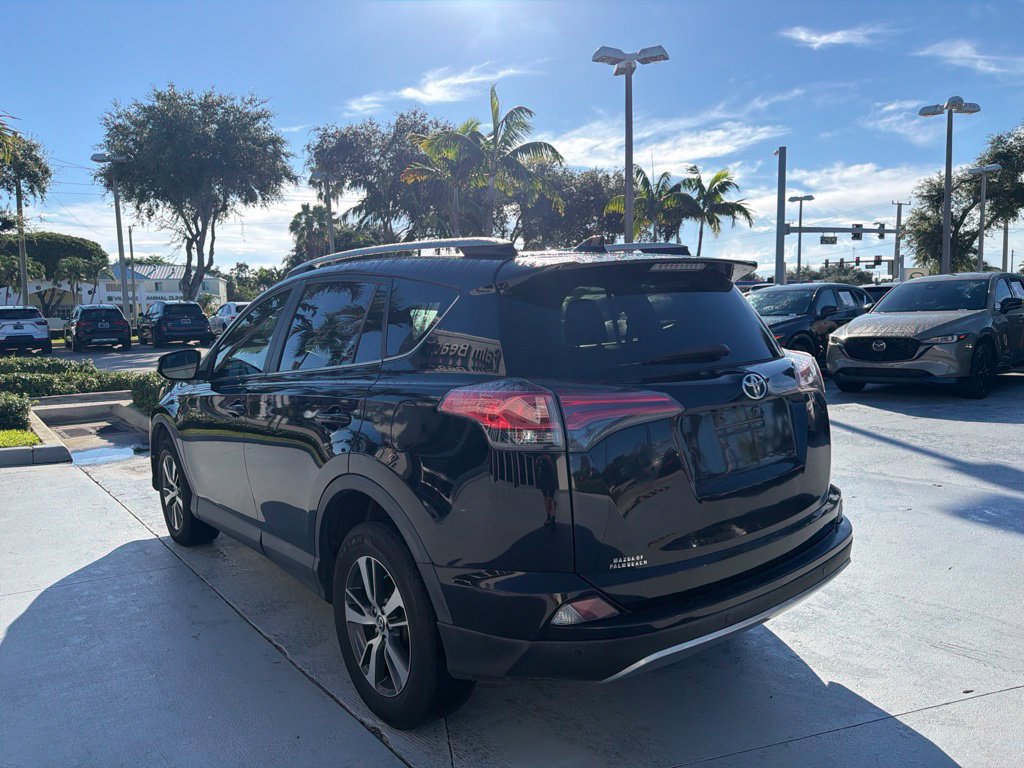 Used 2017 Toyota RAV4 XLE FWD image 5