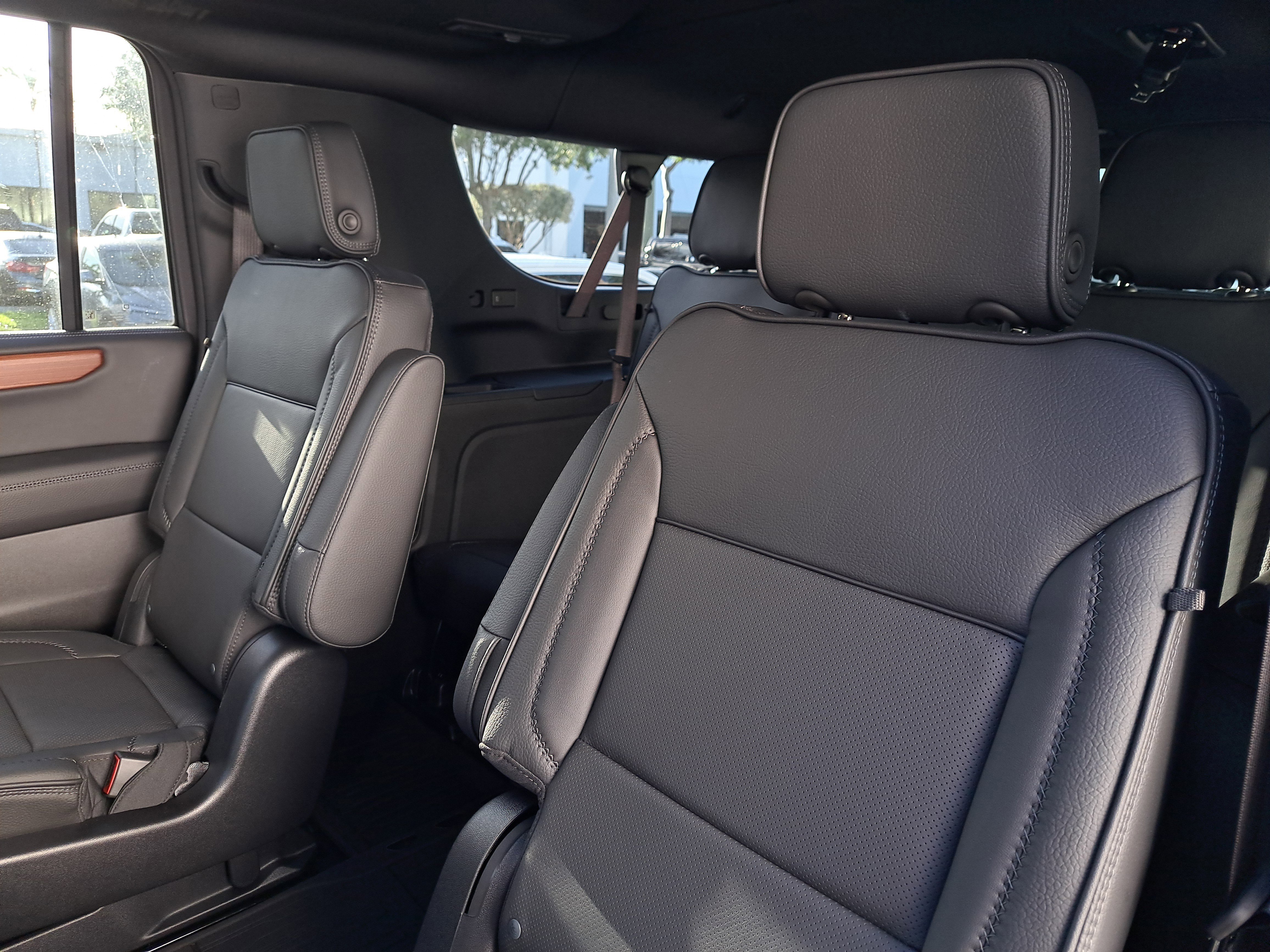New 2026 GMC Yukon XL Denali w/ Denali Reserve Package image 14