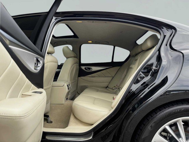 Used 2020 INFINITI Q50 Luxe w/ Essential Package (3.0T Luxe) image 29