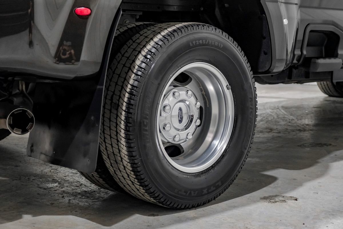 Used 2024 Ford F350 Lariat w/ FX4 Off-Road Package image 62