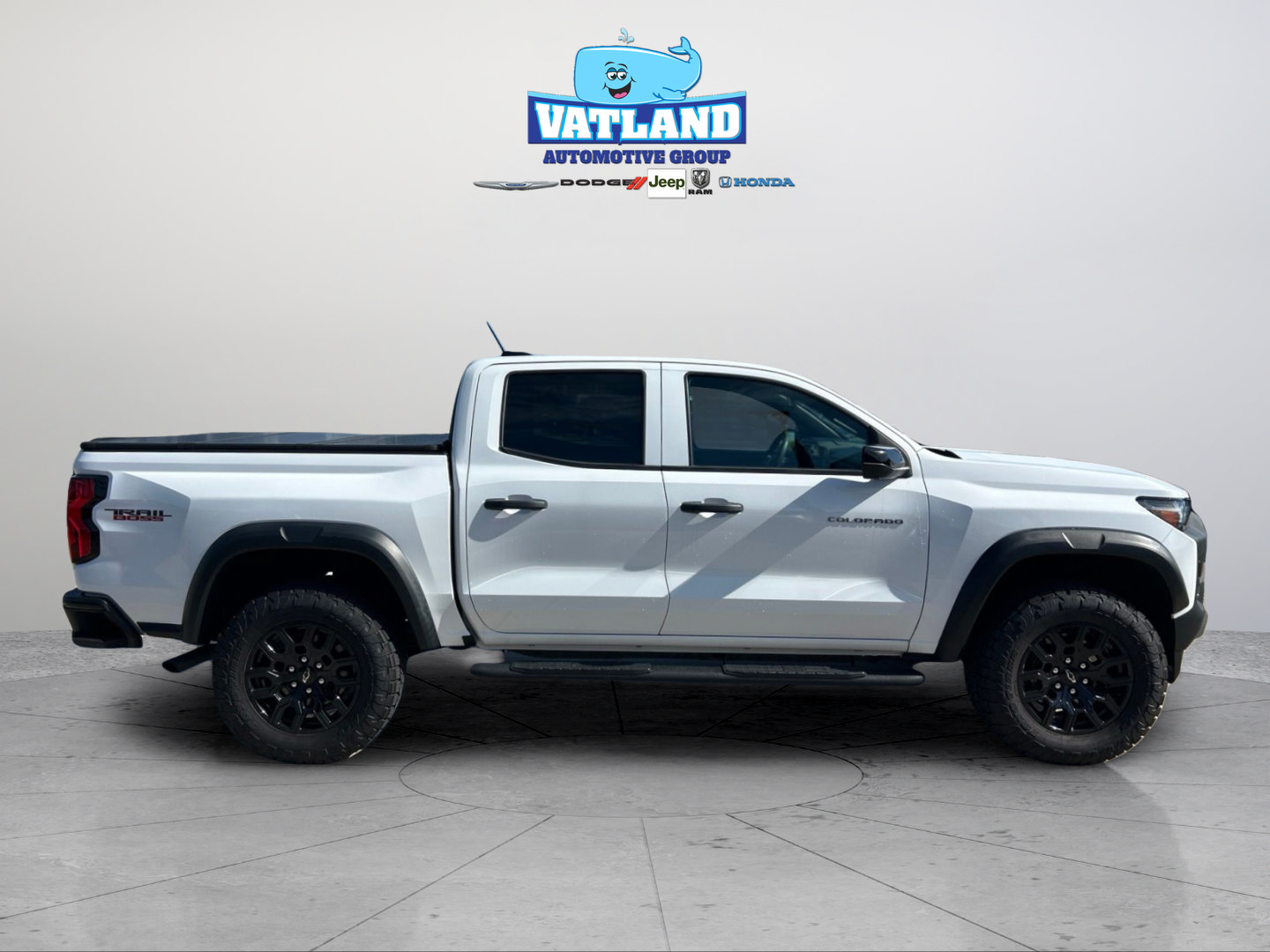 Used 2024 Chevrolet Colorado Trail Boss w/ Technology Package AWD/4WD image 6