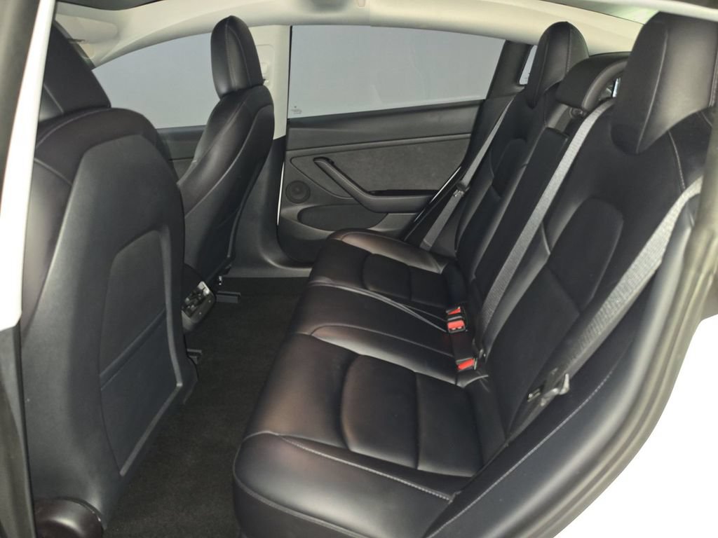 Used 2021 Tesla Model 3 Standard Range Plus RWD image 4