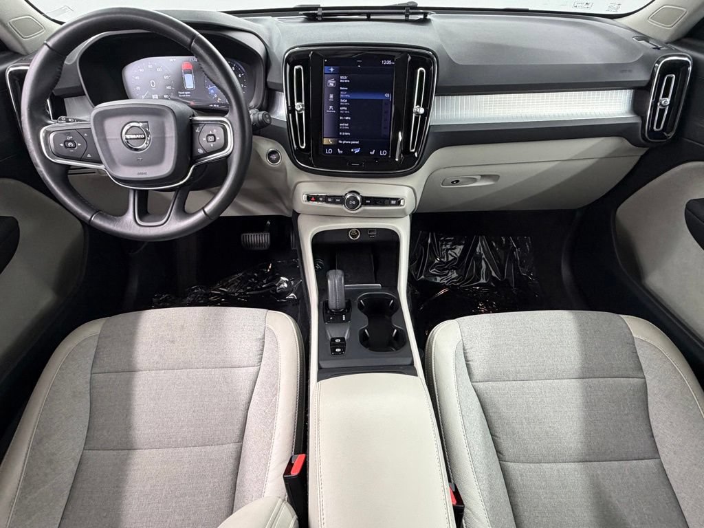 Used 2020 Volvo XC40 T5 Momentum w/ Protection Package Premier AWD/4WD image 39