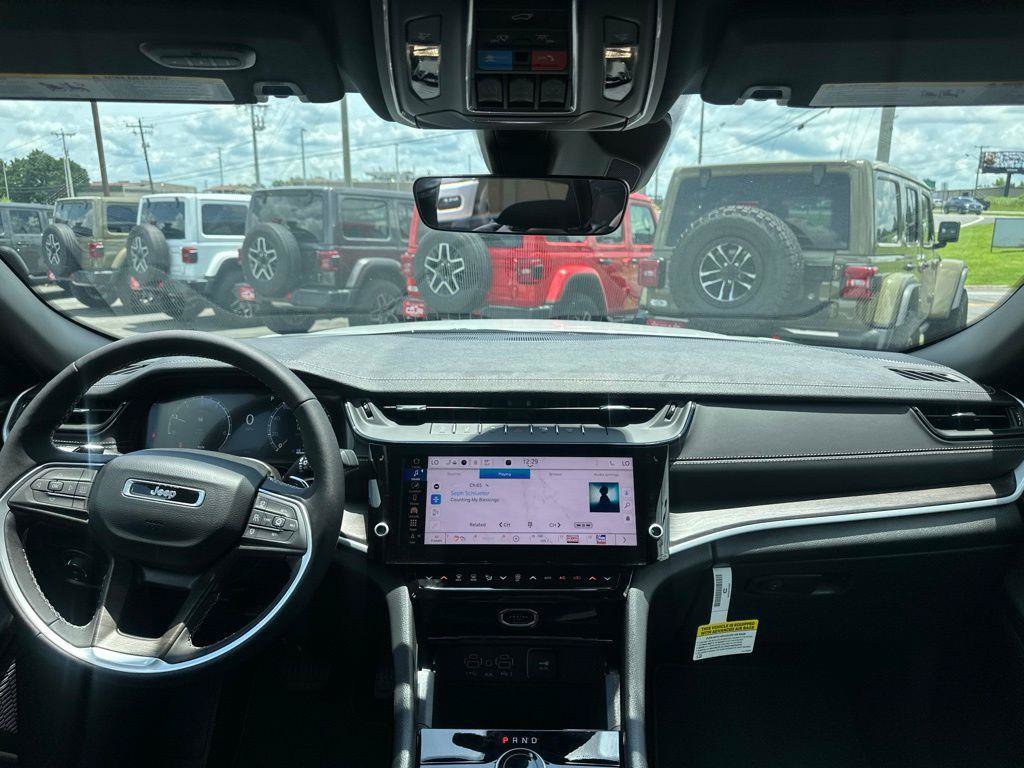New 2026 Jeep Grand Cherokee Limited w/ Limited Altitude Package RWD image 19