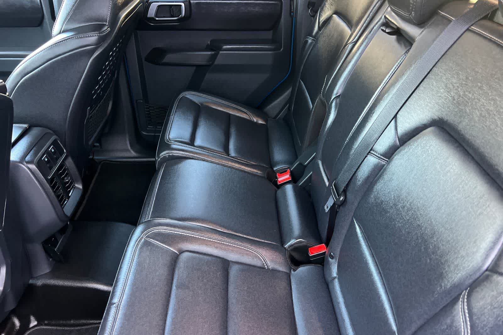 Used 2025 Ford Bronco Badlands AWD/4WD image 5