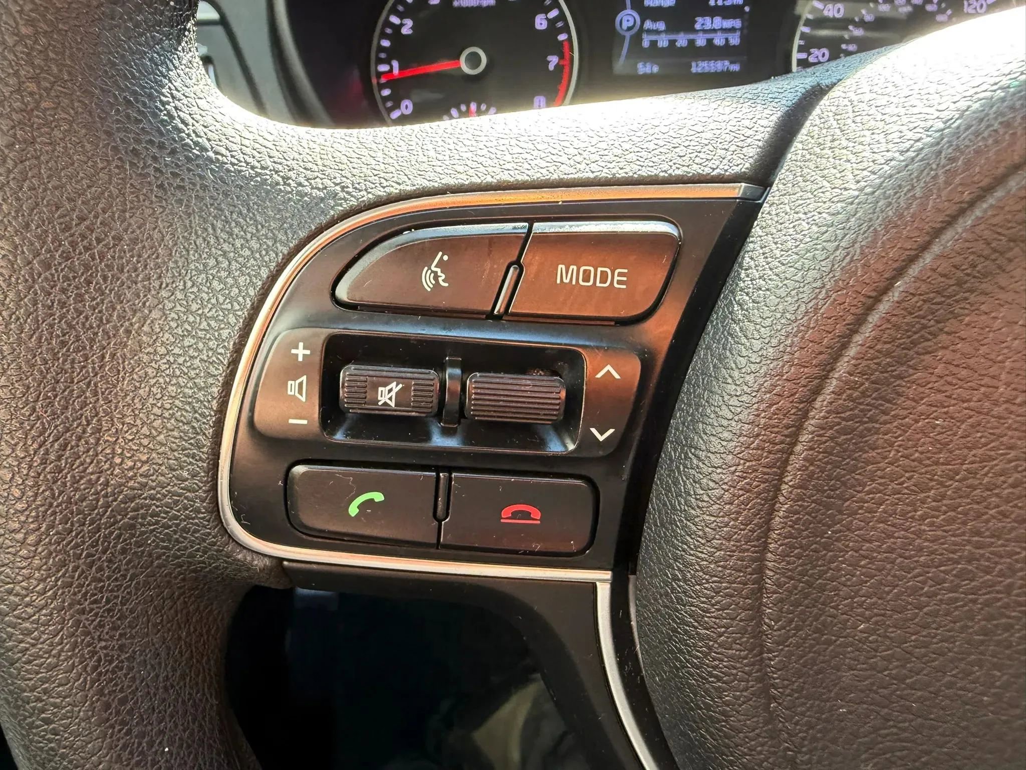 Used 2018 Kia Optima LX w/ 17" Alloy Wheels Package image 13