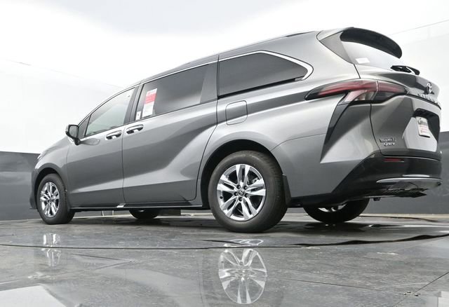 New 2026 Toyota Sienna Limited FWD image 26