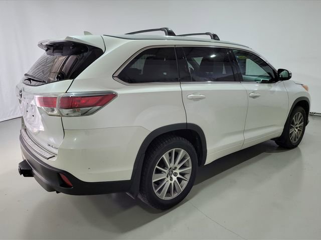 Used 2016 Toyota Highlander XLE image 18