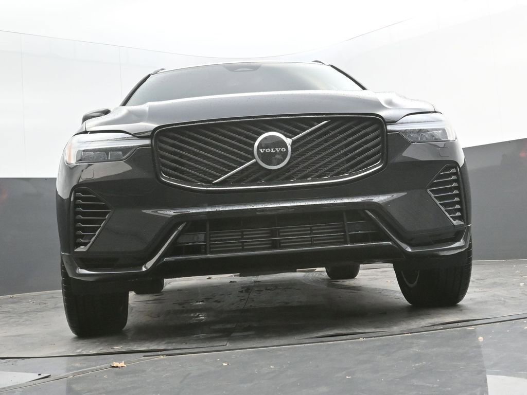 New 2026 Volvo XC60 T8 Core w/ Climate Package image 37