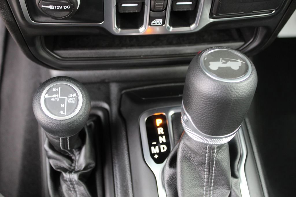 Used 2025 Jeep Wrangler Unlimited Sahara image 18