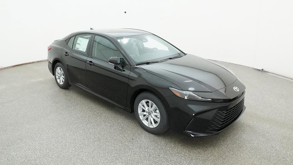 Used 2025 Toyota Camry LE image 29