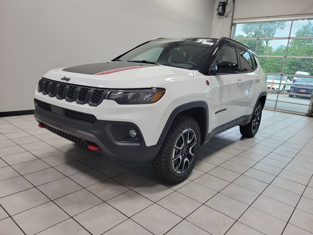 New 2026 Jeep Compass Trailhawk w/ Sun, Sound & Navigation Group AWD/4WD video 3