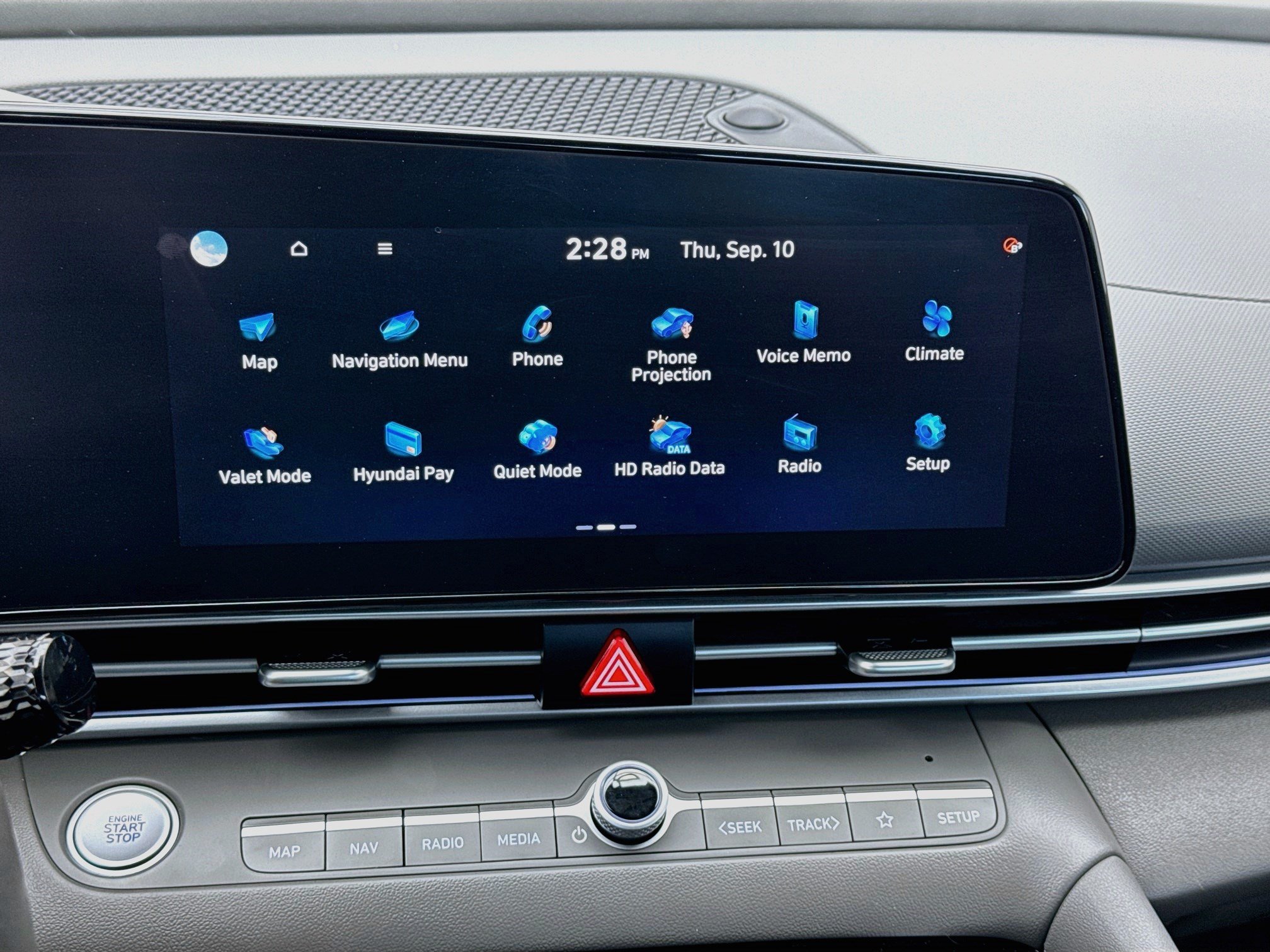 Used 2025 Hyundai Elantra SEL FWD image 11