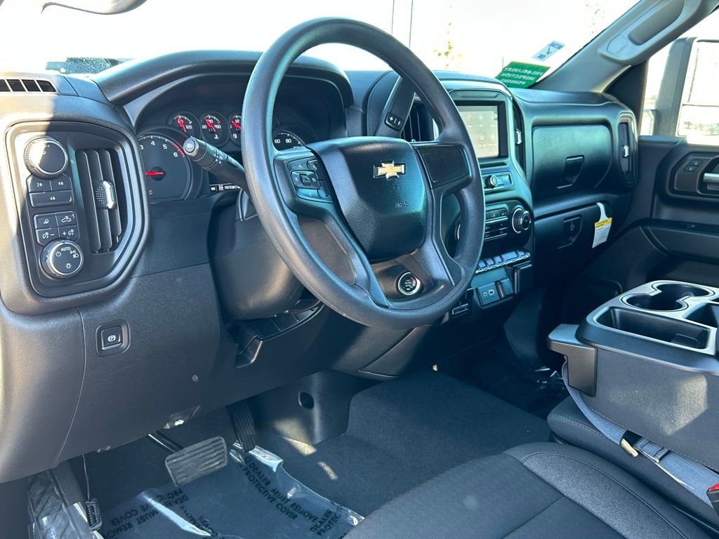 Used 2024 Chevrolet Silverado 2500 Custom w/ Custom Value Package image 7