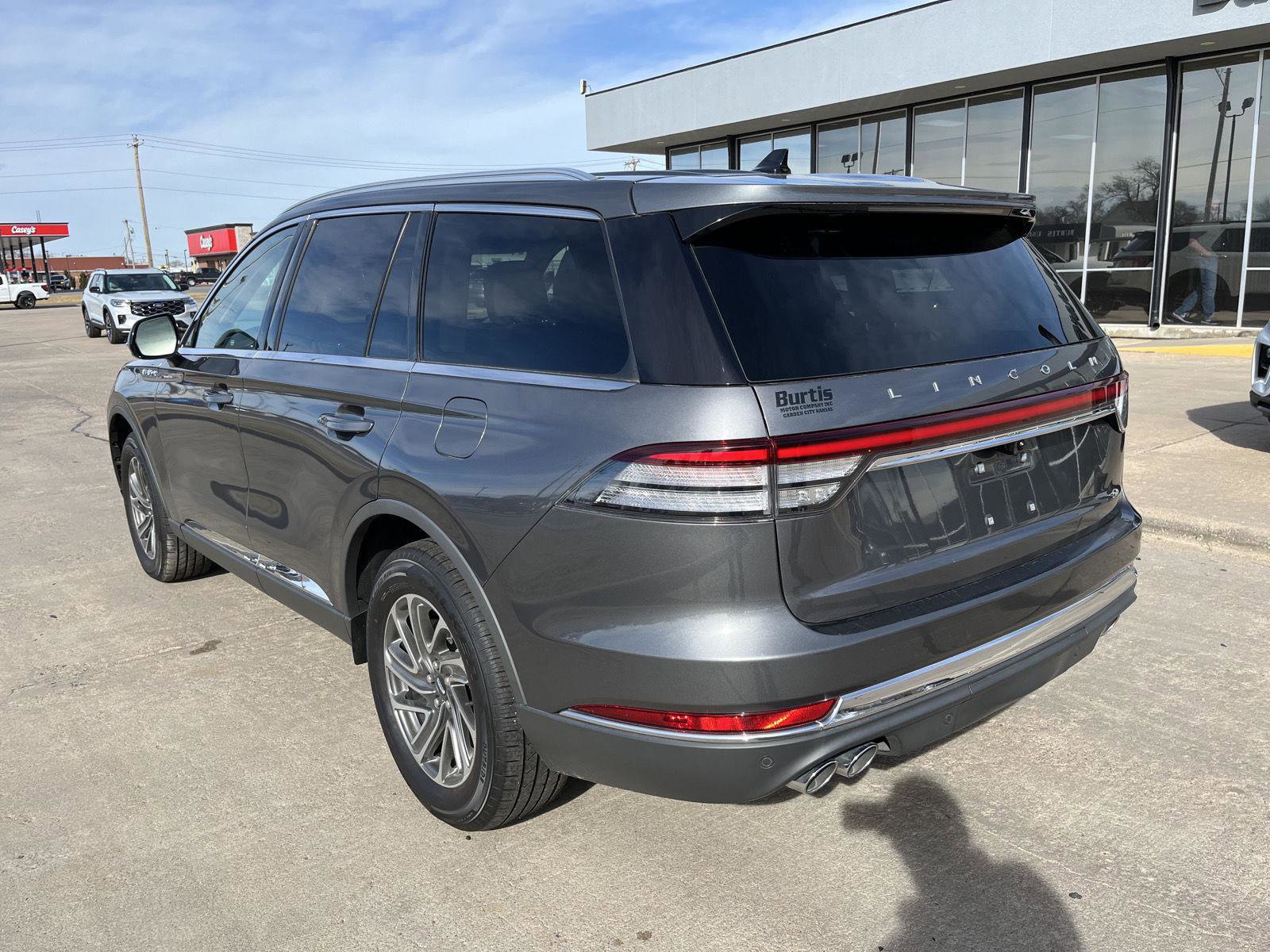 Used 2023 Lincoln Aviator AWD w/ Elements Package image 8