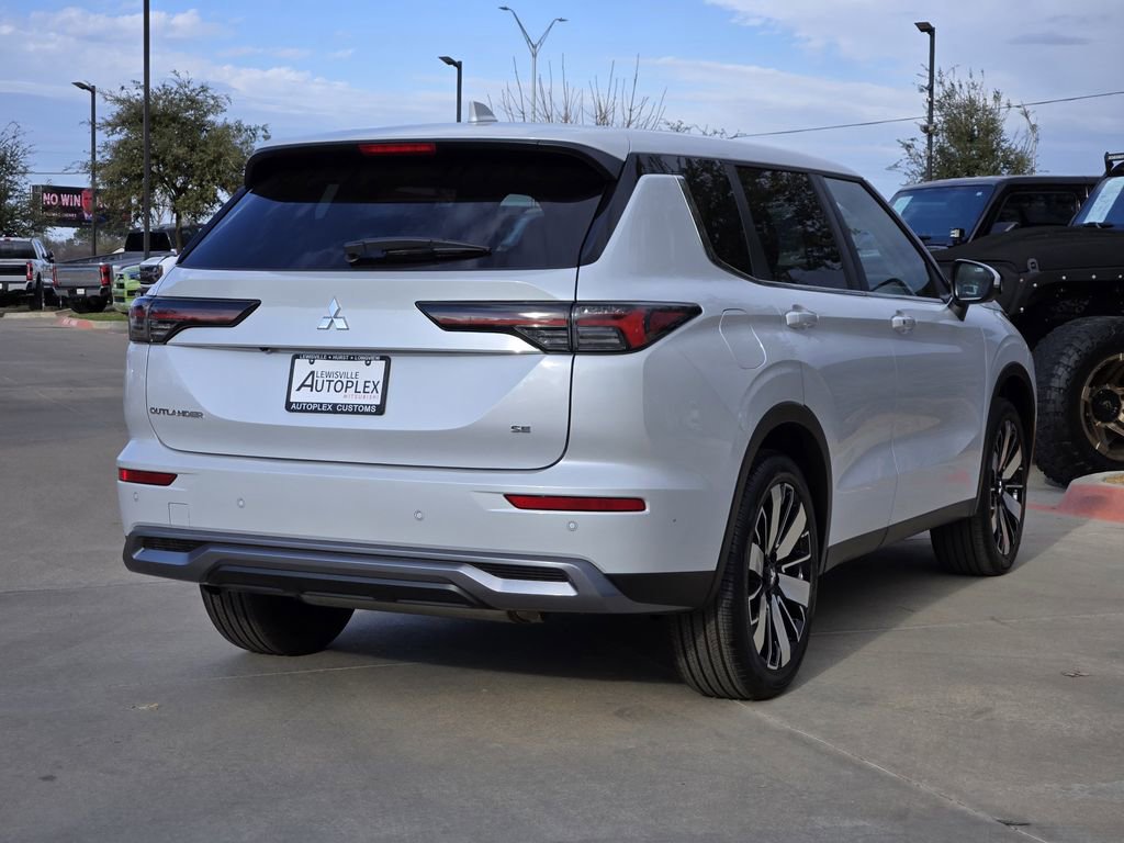 New 2026 Mitsubishi Outlander SE image 4