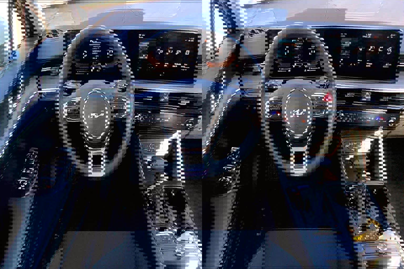 Used 2025 Kia K5 LXS image 6